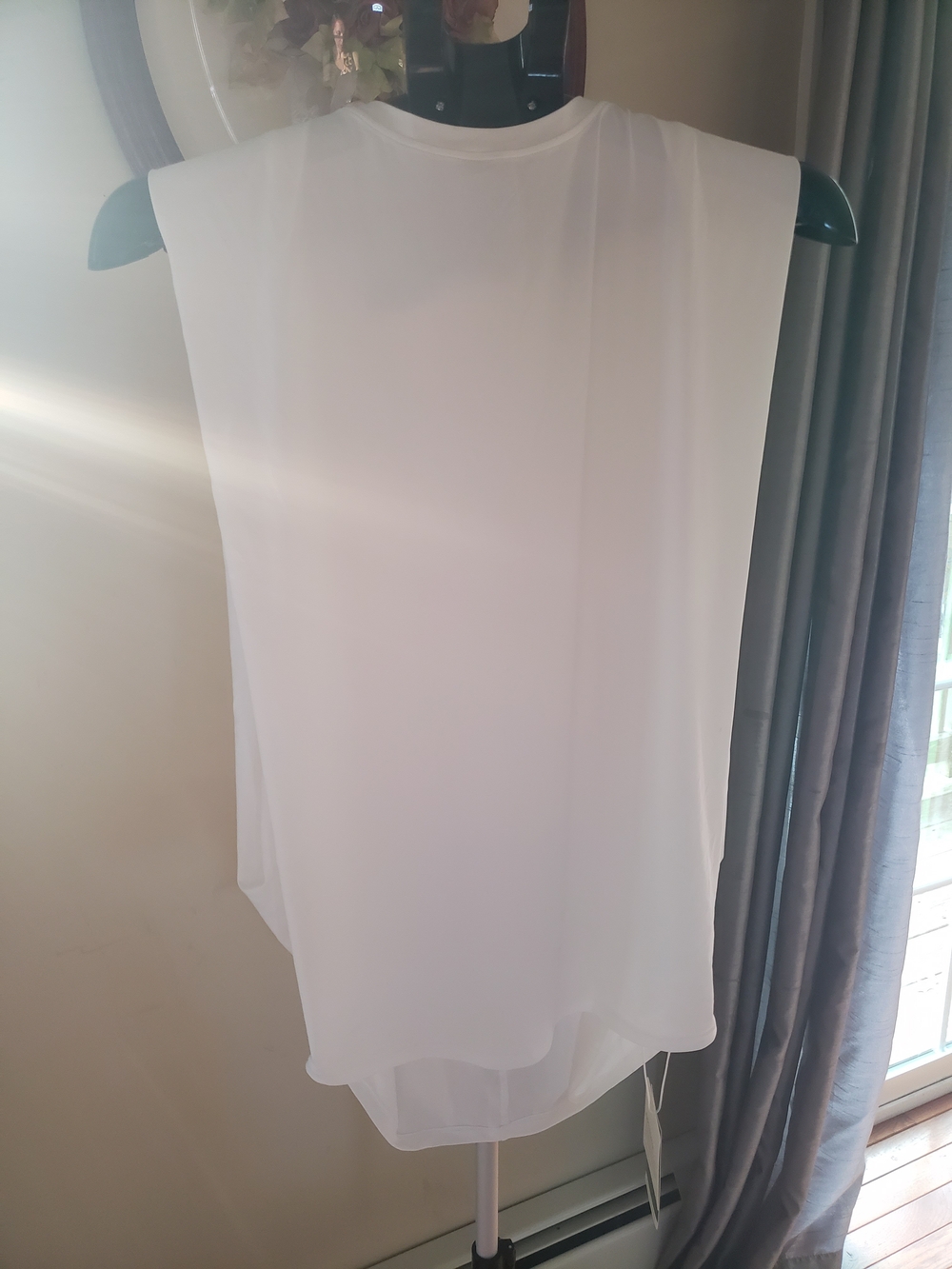 Halara Sleeveless Crew Neck Stretch Tank Top – White, Size M NWT